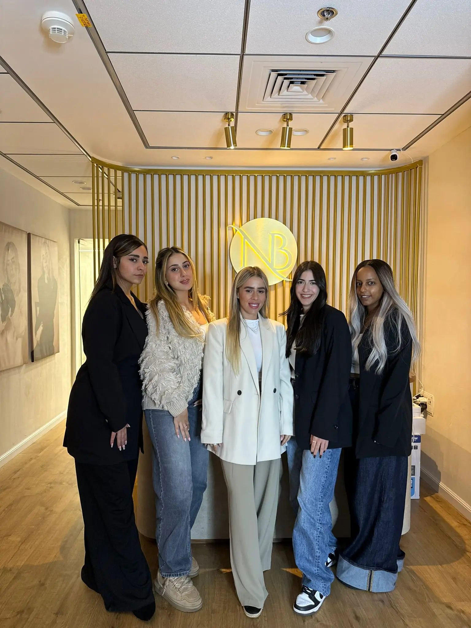 תמונה עבור קורס ציפורניים למתחילות